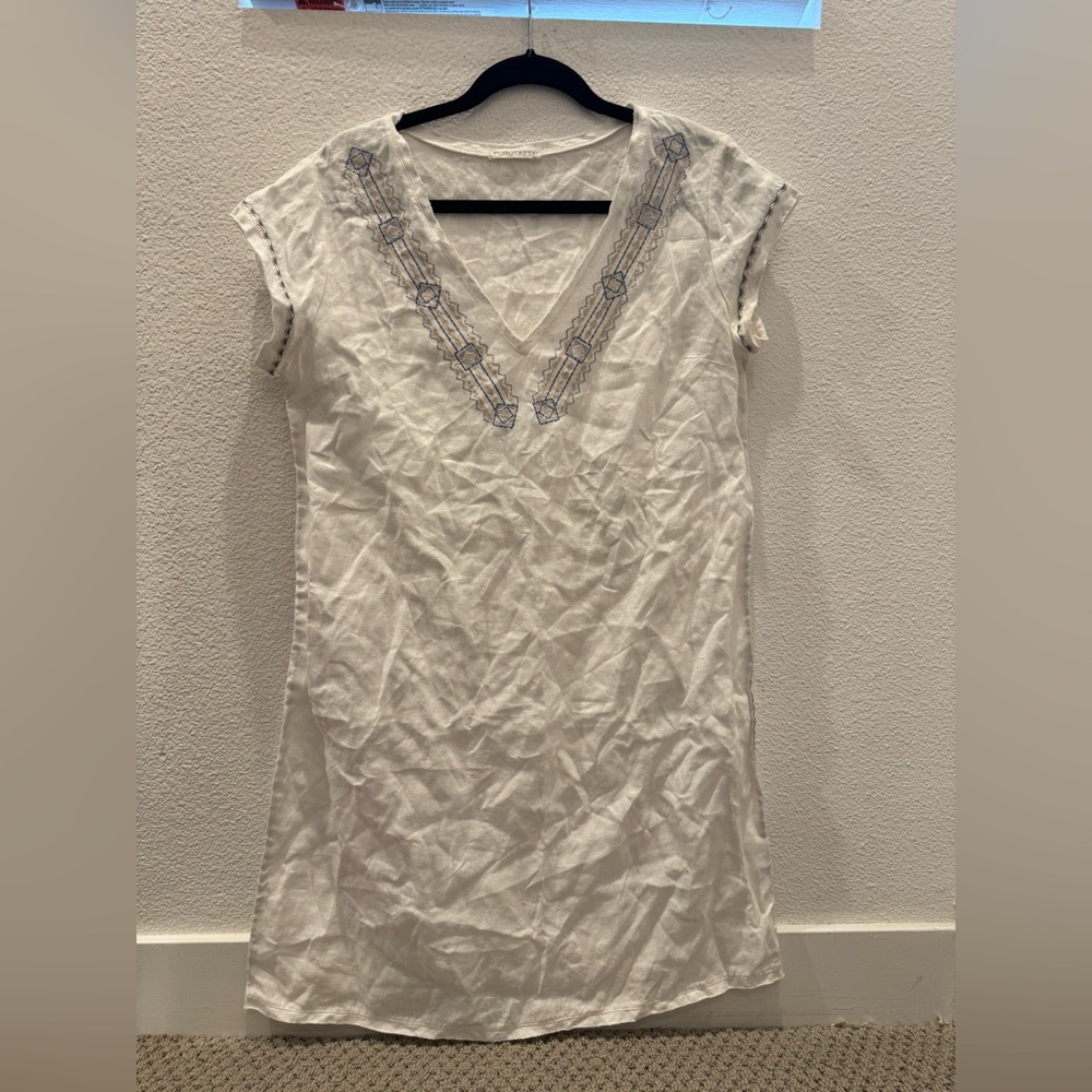 Purotatto shift flax dress in white with embroidered trim